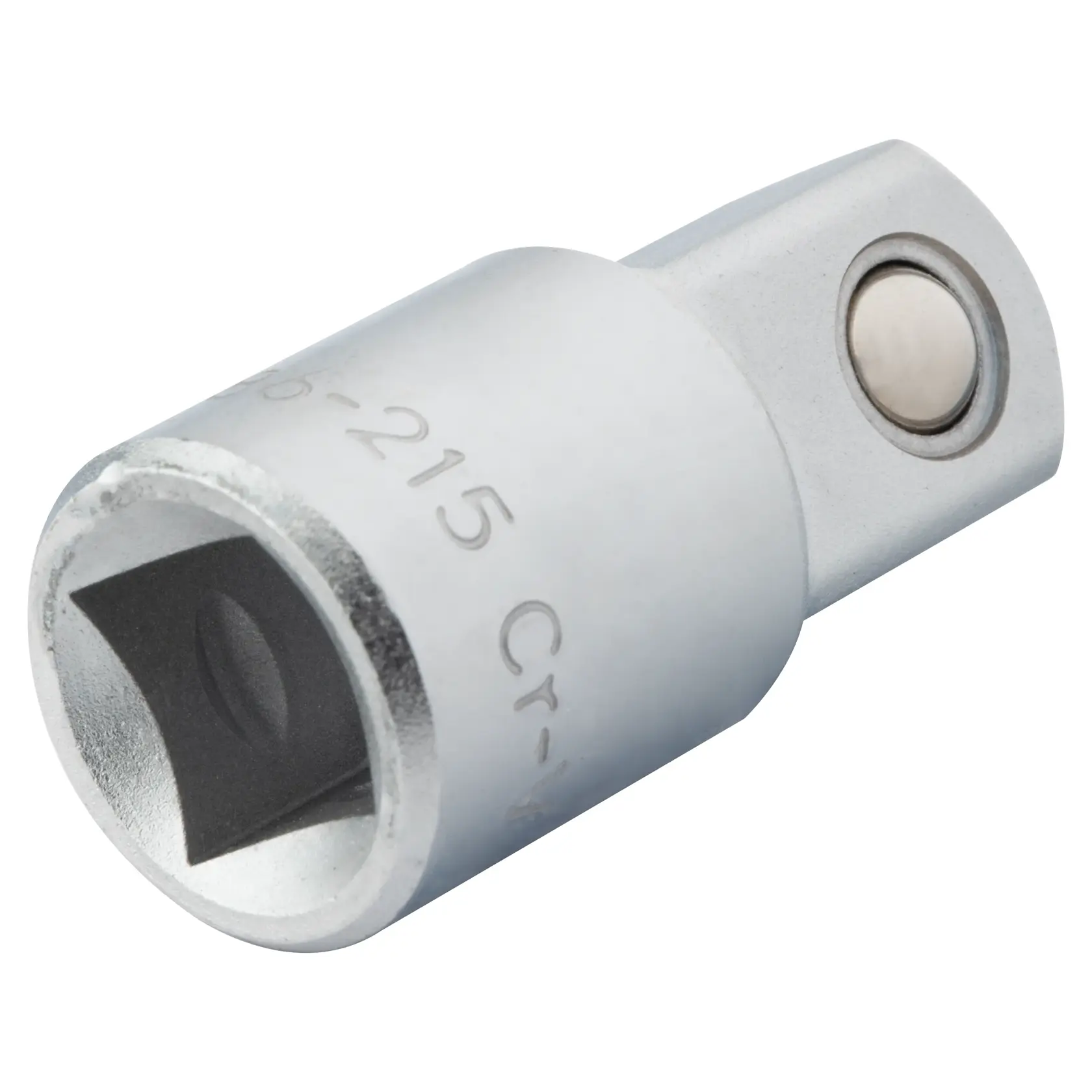 Adaptador de soquete cromado STANLEY 4-86-215, ângulo próximo, mostra abertura quadrada e esfera de liberação.