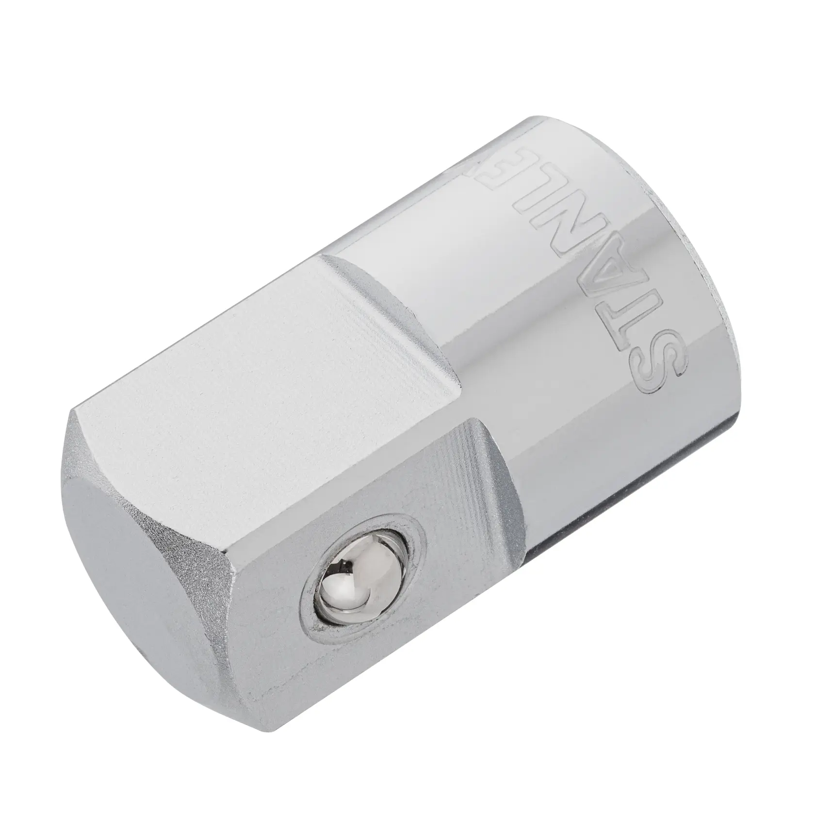 Adaptador de soquete STANLEY 4-88-558 com acabamento cromado, foto em ângulo sobre fundo branco.