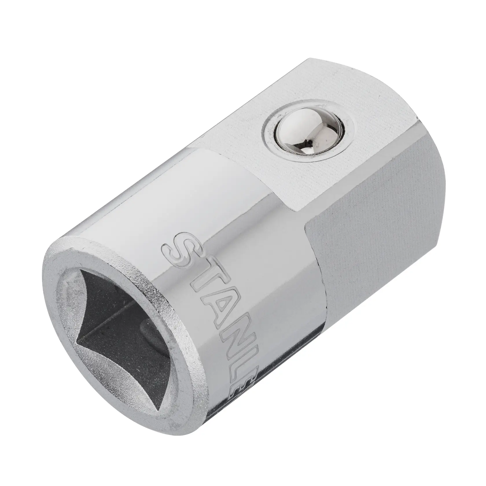 Stanley 4-88-558 adaptador de soquete cromado, vista inclinada em fundo branco.